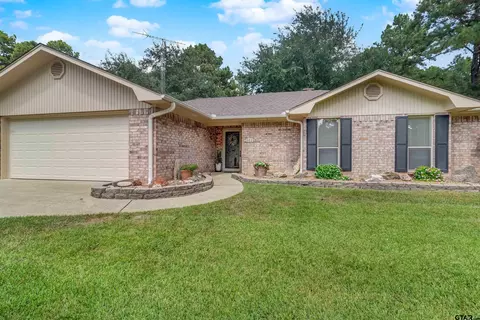 262 Green Meadow Trl, Holly Lake Ranch, TX 75765