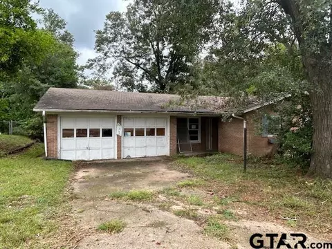 2842 Amy Ln, Tyler, TX 75701