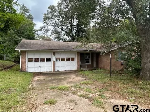 2842 Amy Ln, Tyler, TX 75701