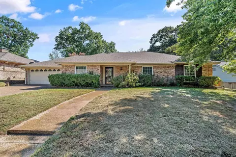 812 Meadow Creek Dr, Tyler, TX 75703