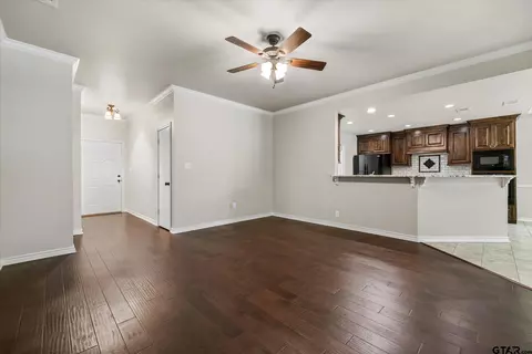 421 W Cumberland Rd #1404, Tyler, TX 75703