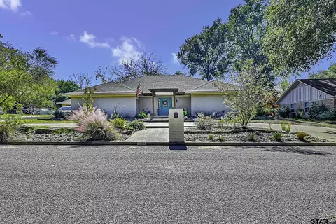 233 La Jolla Dr, Athens, TX 75751