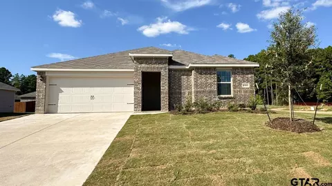 1209 Ripplewood Cir, Chandler, TX 75758