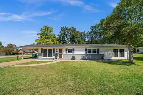 212 Parker St, Carthage, TX 75633