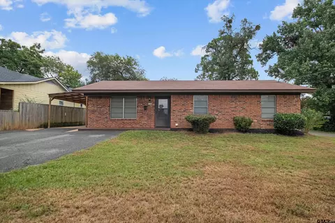 1102 Devereaux St, Jacksonville, TX 75766