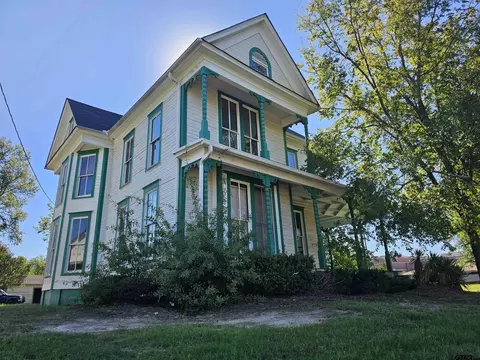 510 N Marshall St, Henderson, TX 75654