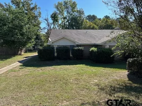 8310 Garrett Dr, Tyler, TX 75703