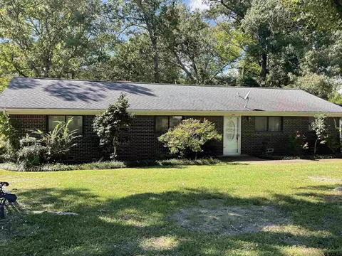 260 Hargis Dr, New London, TX 75682
