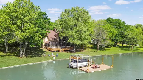 91 Rocky Point Rd, Mount Vernon, TX 75457