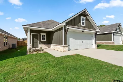 137 Bluebird Ln, Mineola, TX 75773