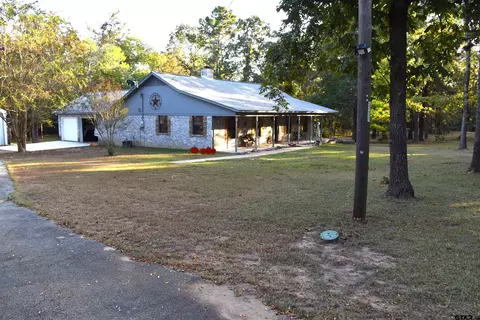 3707 An County Road 1231, Palestine, TX 75801
