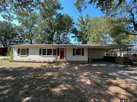 713 Richards St, Kilgore, TX 75662