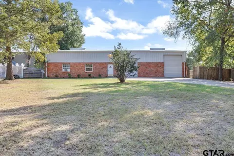 153 Preston Rd, Reno, TX 75462