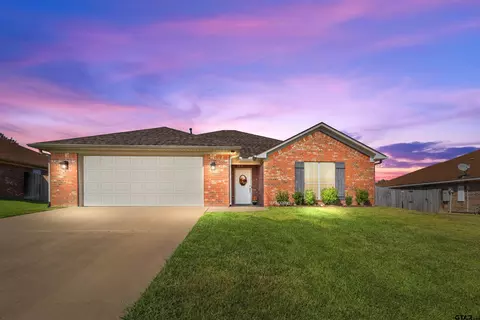 11264 Meadows Dr, Flint, TX 75762