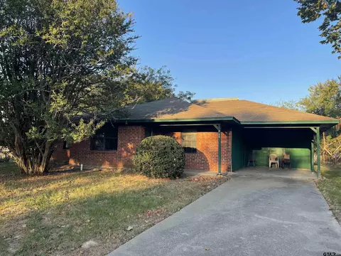 542 Cherry St, Chandler, TX 75758