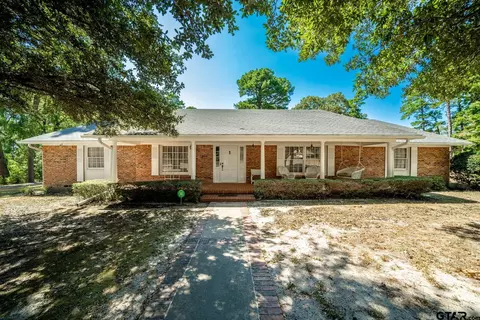 1318 Greenway St, Gilmer, TX 75644