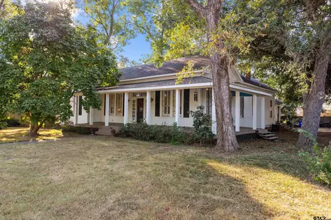 721 E Houston Ave, Crockett, TX 75835