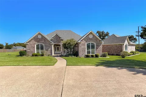 400 Briarwood Pl, Sulphur Springs, TX 75482