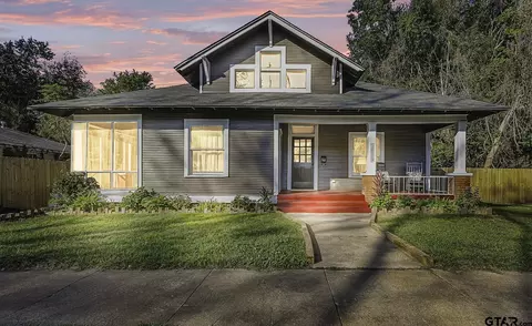 1019 N Cedar St, Palestine, TX 75801