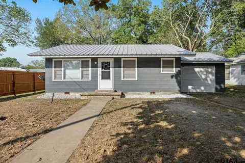 107 Francis, Mineola, TX 75773