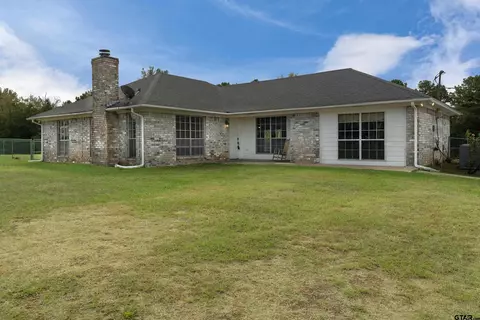 1057 Fir Rd, Gladewater, TX 75647