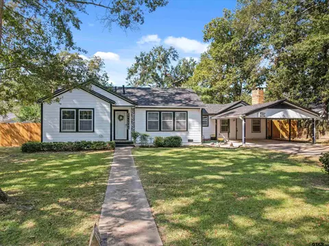 1108 Mitchell St, Gilmer, TX 75644