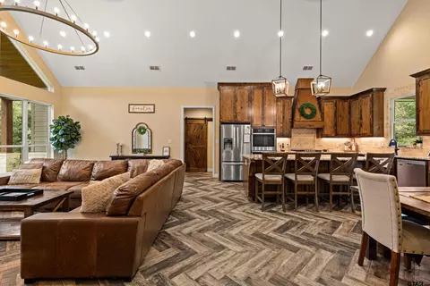 8770 Silver Spruce Rd, Gilmer, TX 75645 photo 7