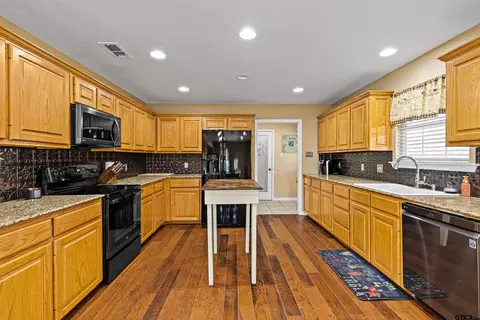 2450 Silk Tree Rd, Gilmer, TX 75645 photo 8