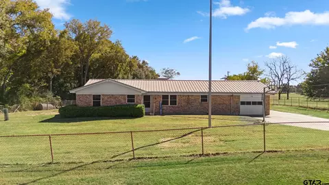 714 E Longview, Arp, TX 75750