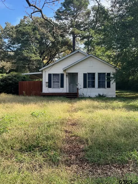 404 Pace Ave, Naples, TX 75568