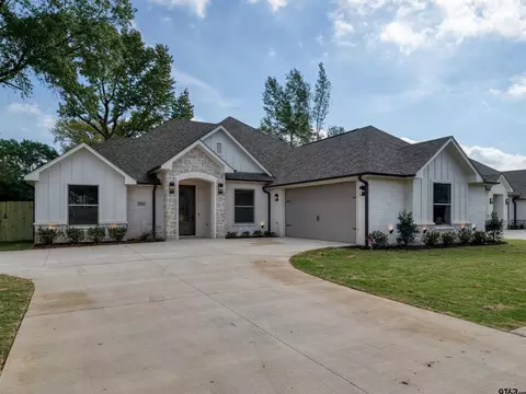 5216 Hollytree Dr, Tyler, TX 75703