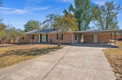 112 Pearl St, Lindale, TX 75771