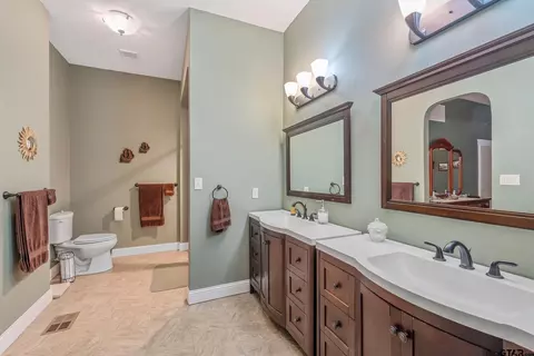 Bath - 14375 Cr 384, Tyler, TX 75708 photo 2 of 3