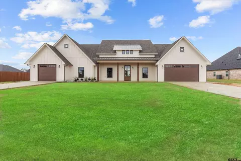 12323 Maplewood Dr, Lindale, TX 75771