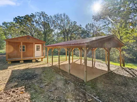 1716 Day Lily Rd, Gilmer, TX 75645