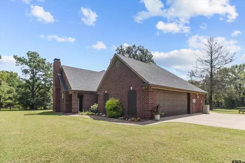 13151 Fm 2710, Lindale, TX 75771