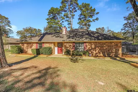 2476 Holly Ln, Flint, TX 75762