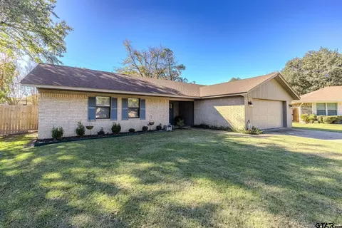 945 Forrest Ln, Sulphur Springs, TX 75482