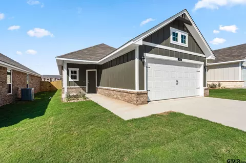 141 Bluebird Ln, Mineola, TX 75773