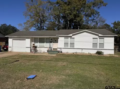 205 E Magnolia Dr, Mount Pleasant, TX 75455