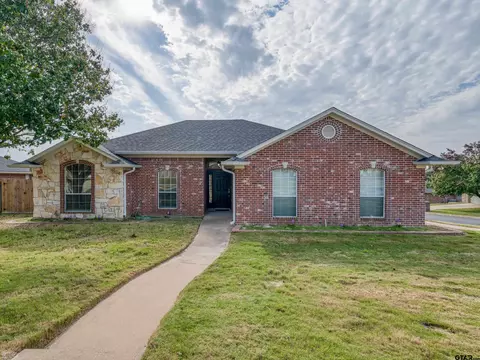 11325 Meadows Dr, Flint, TX 75762