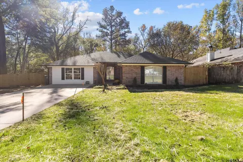 15631 Brittain Ct, Lindale, TX 75771