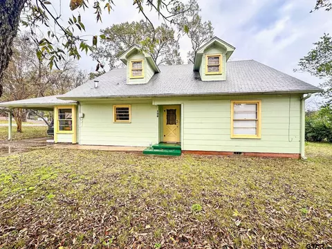 190 N Commerce St, Frankston, TX 75763