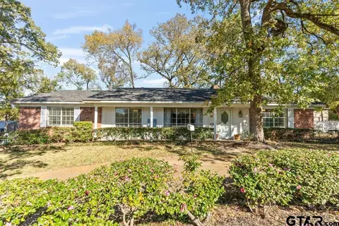 1615 Frost St, Gilmer, TX 75644