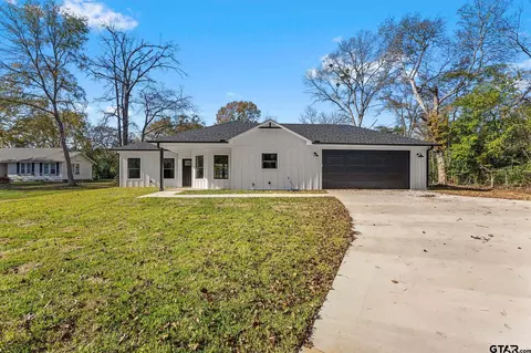 225 E Johnson Dr, Rusk, TX 75785