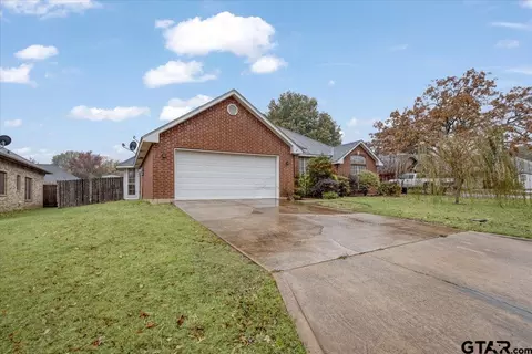 460 Willow Cv, Reno, TX 75462