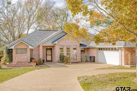 310 Hideaway Ln E, Hideaway, TX 75771