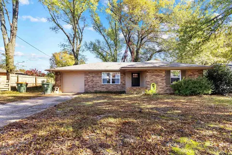 3206 Greg Ln, Tyler, TX 75701
