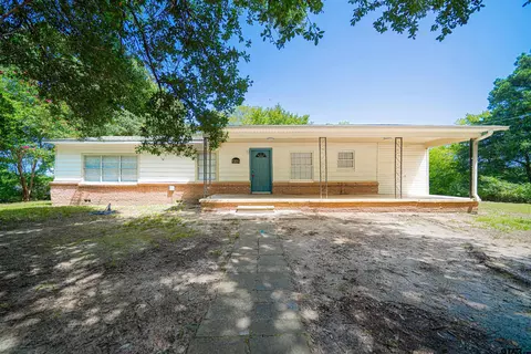 2052 N Phillips Springs Rd, Gladewater, TX 75647