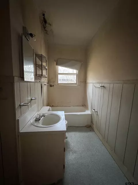 425 E Cedar St, Tyler, TX 75702 photo 8